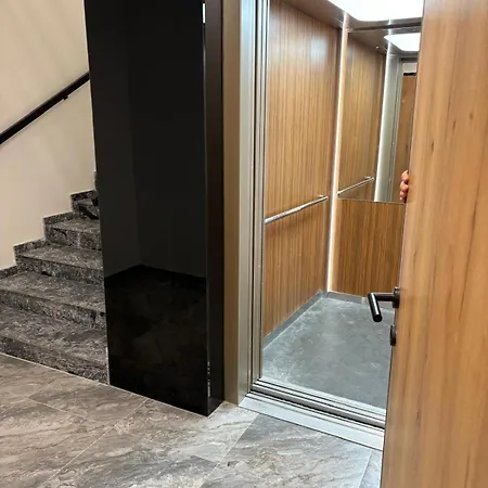 Quattro Free Private Garage Апартаменты Сараево