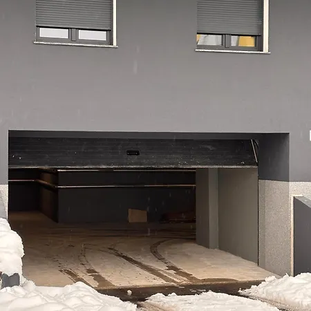 Quattro Free Private Garage Апартаменты